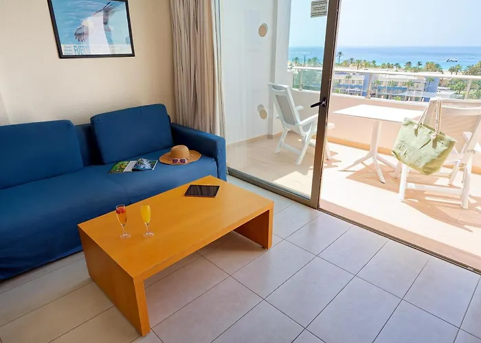 Hotel cerca del colegio: Servatur Alameda de Jandía